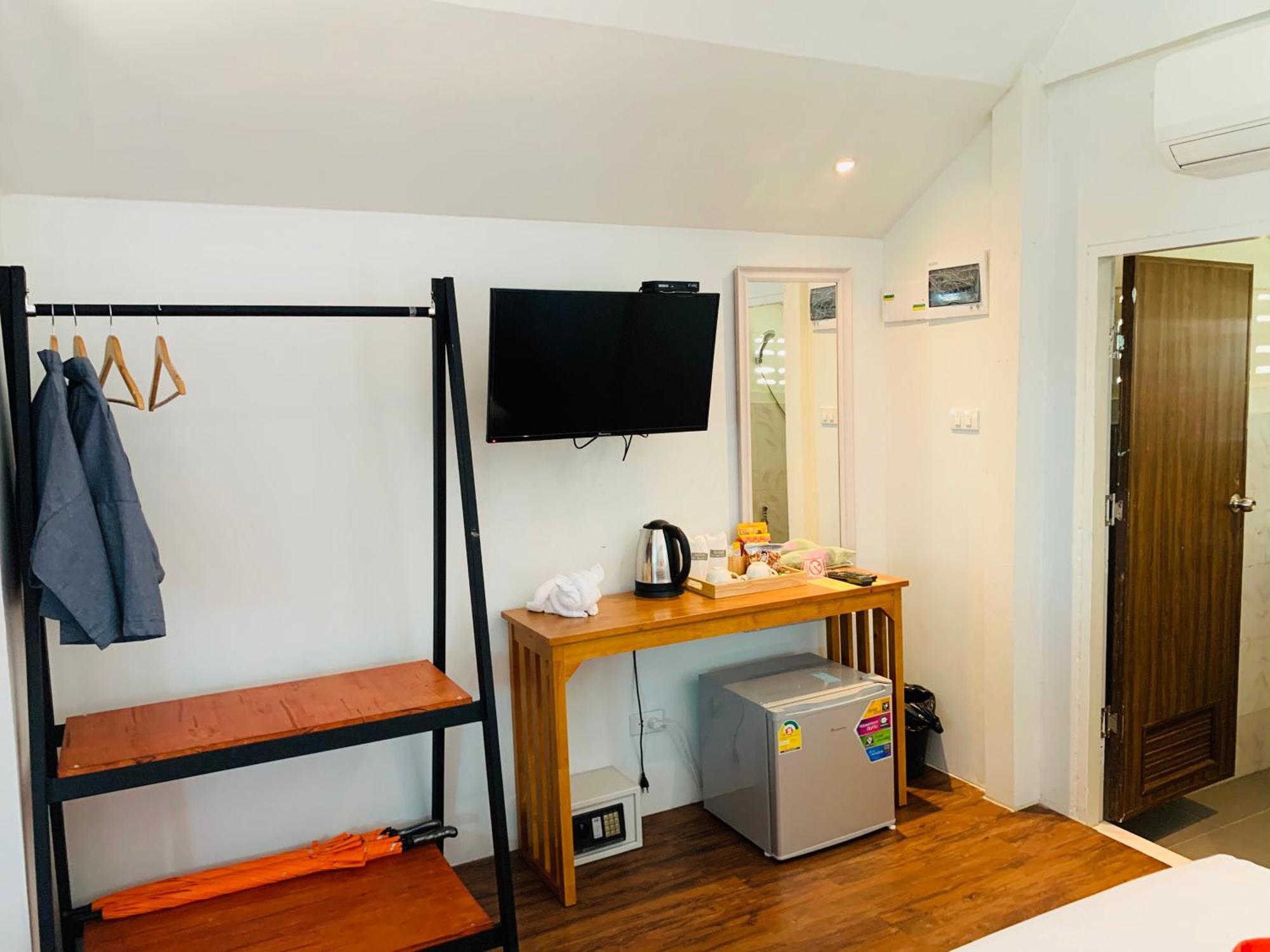 Koh Jum Delight Beach Room photo